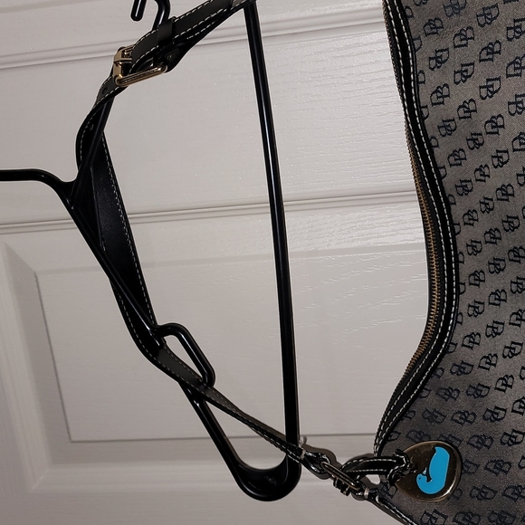 Dooney and Bourke bag - Picture 4 of 15